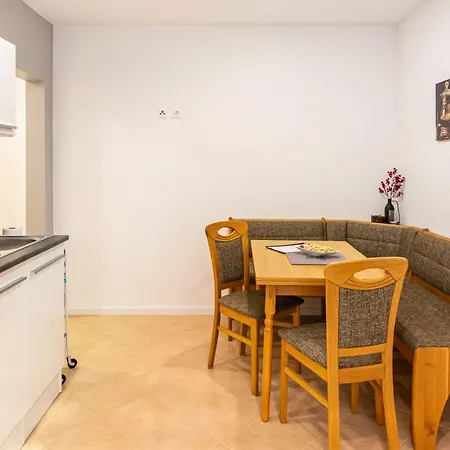 Apartment Zum Weißen Roß Hausen (Rhon-Grabfeld)